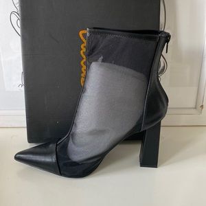 Brand new never worn still in package. Will not ship with box.